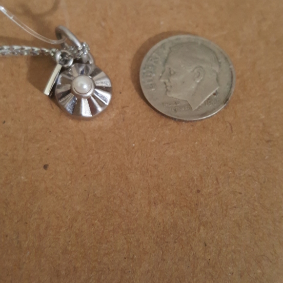 COACH PEARL CHARM - Picture 5 of 8